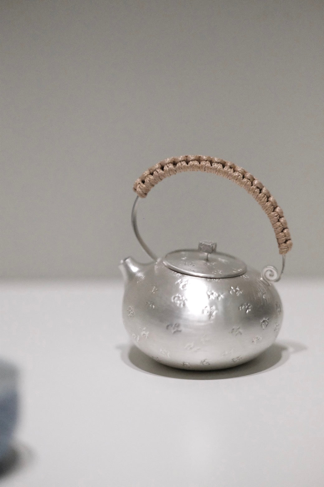 小傲雪 | now Blossom · Hand-Hammered 999 Fine Silver Teapot